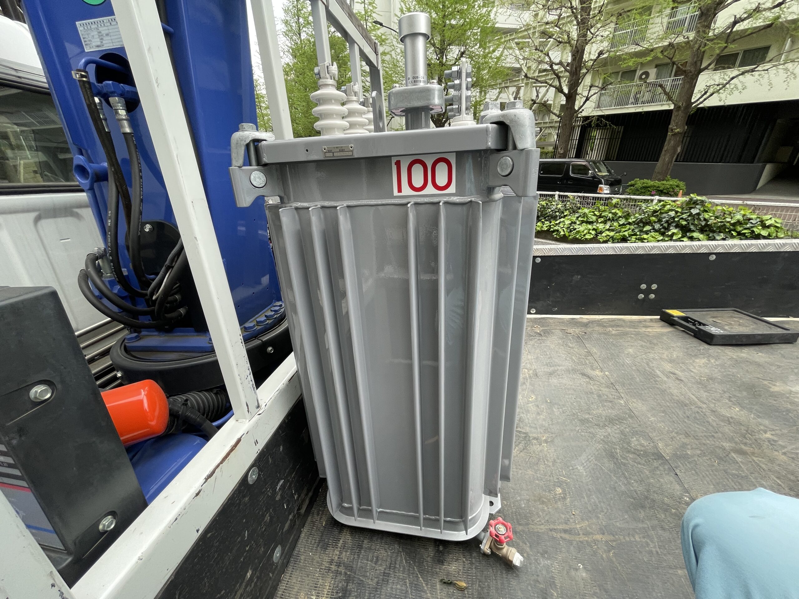 三相トランス 2021年 100KVA 日立