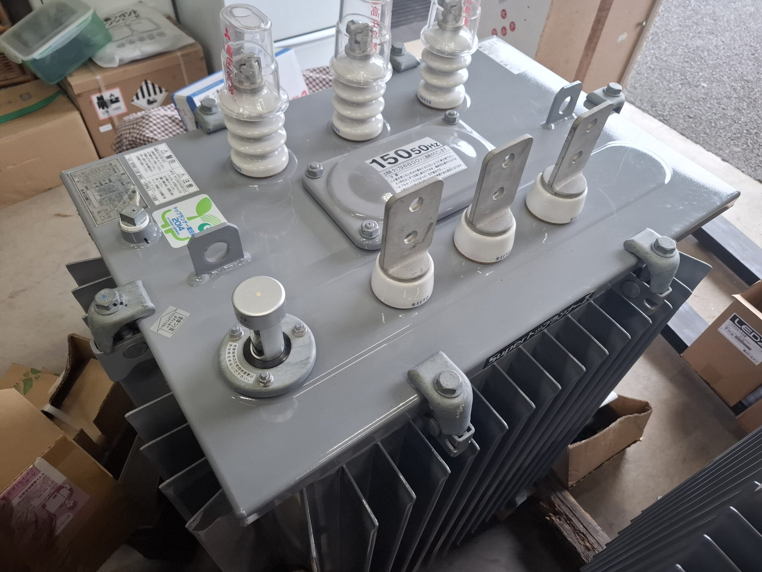 三相トランス150KVA 2016年 日立