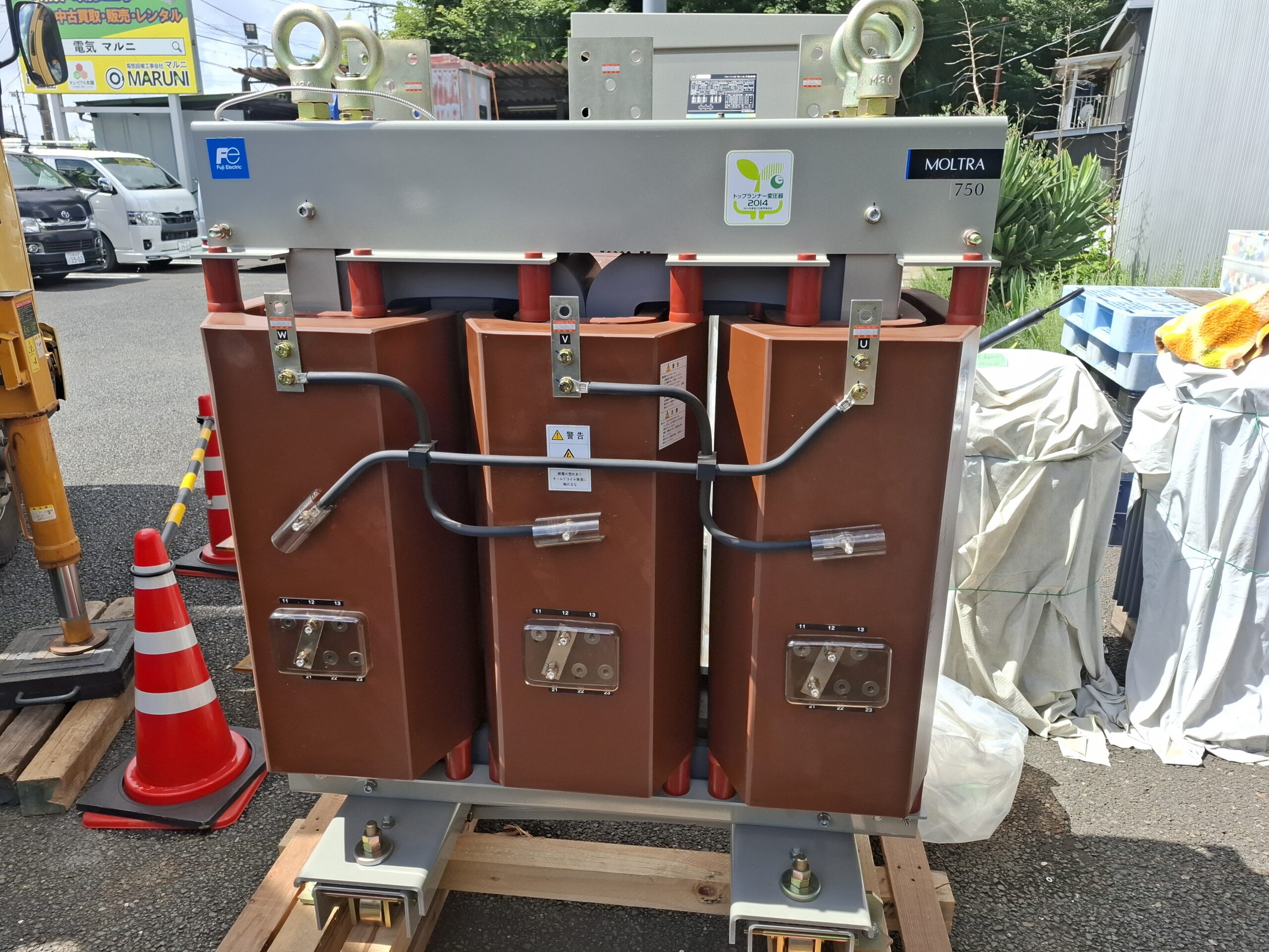 三相トランス 750KVA 2023年4月 富士電機